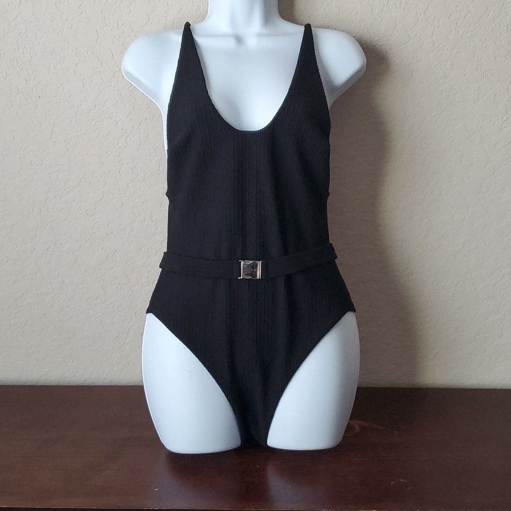 Ribbed Black One Piece Swimsuit Size Large Cheeky Belted One-Piece Swimwear**